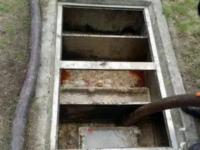 冷水滩隔油池清理