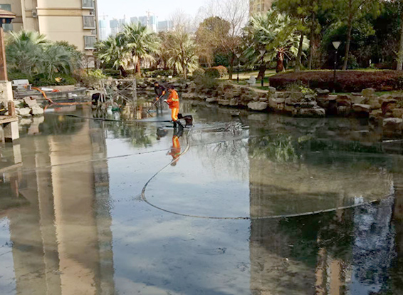 冷水滩景观池淤泥清理