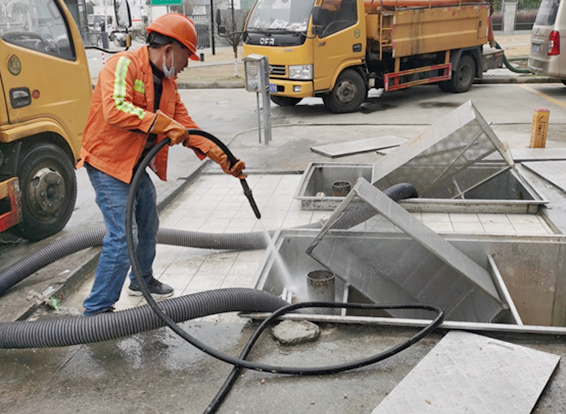 冷水滩隔油池清理